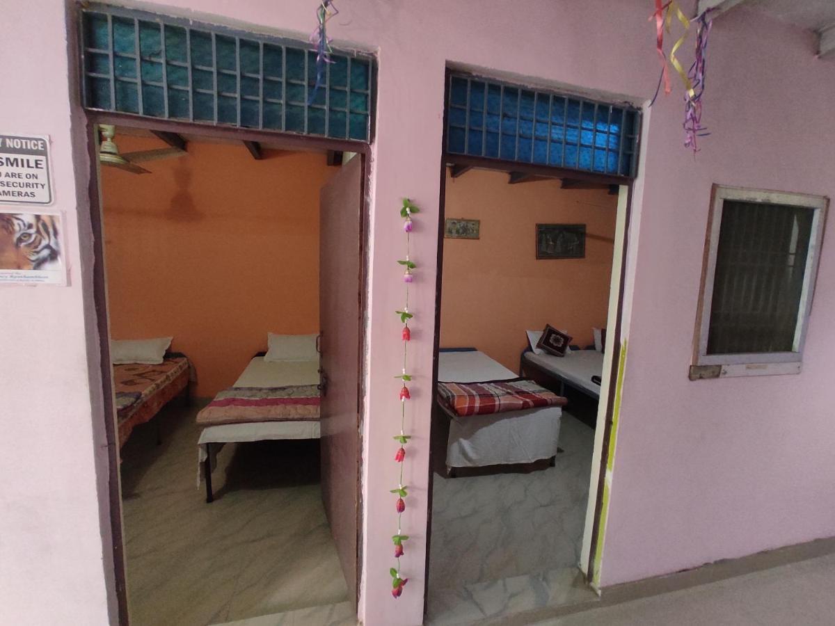 Superinn Home Stay& Guest House Agra  Esterno foto